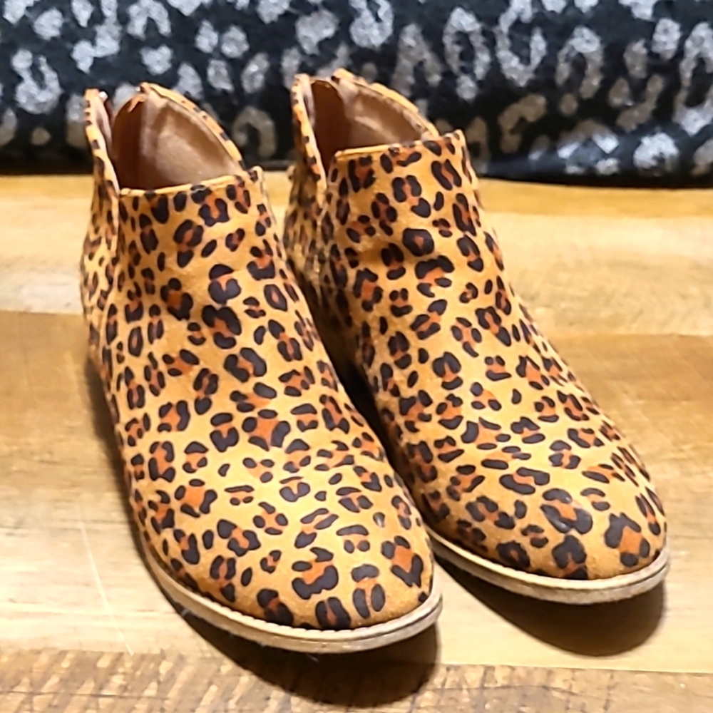 Women's leopard booties